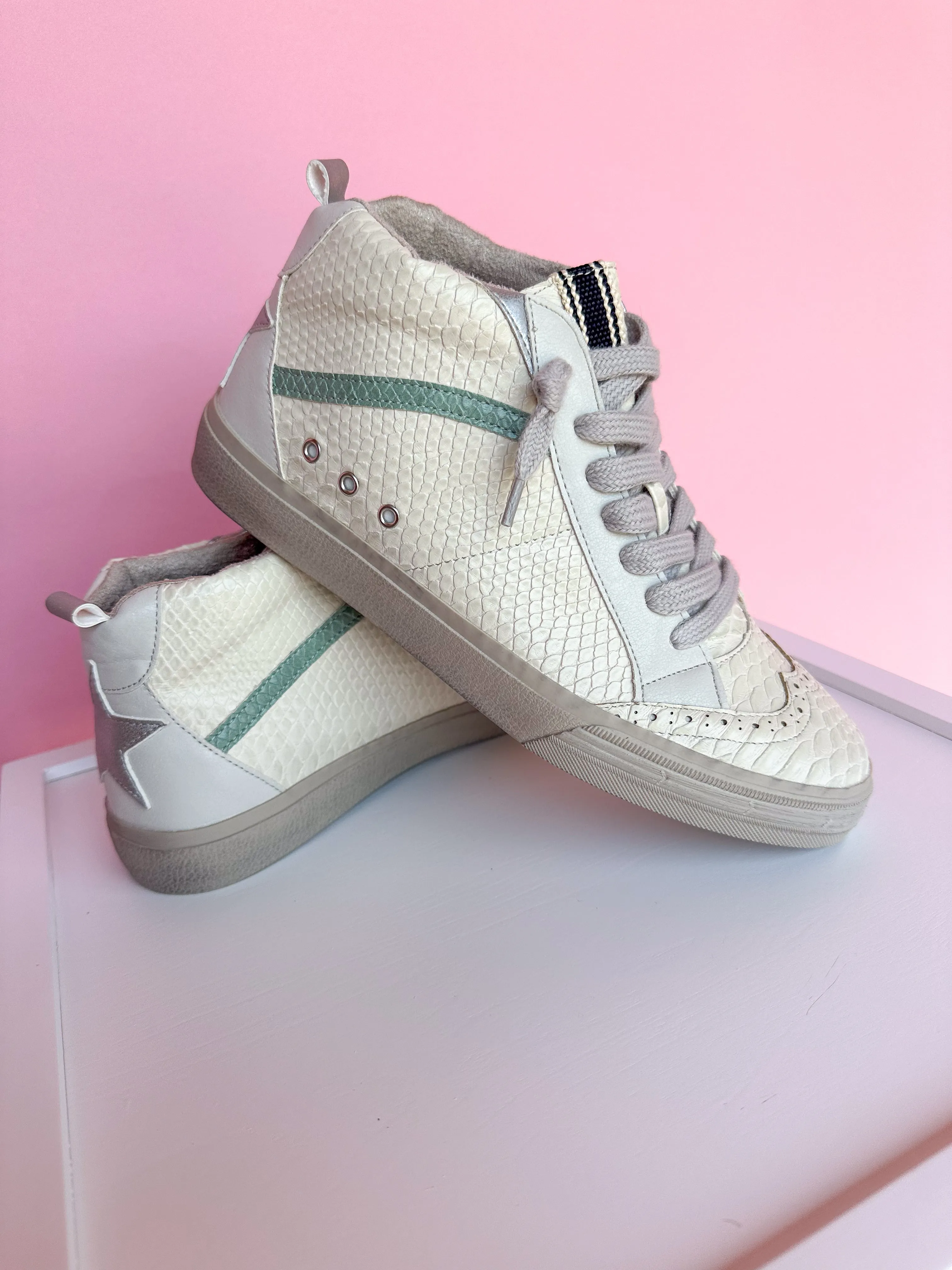 ShuShop | Riley - Bone Snake